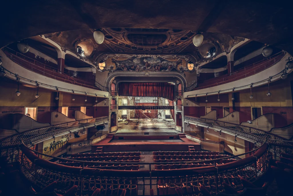 Foto urbex di un teatro