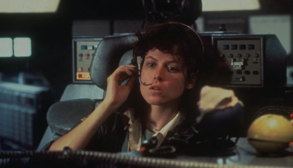 ripley-che-cerca-aiuto-contro-i-mostri